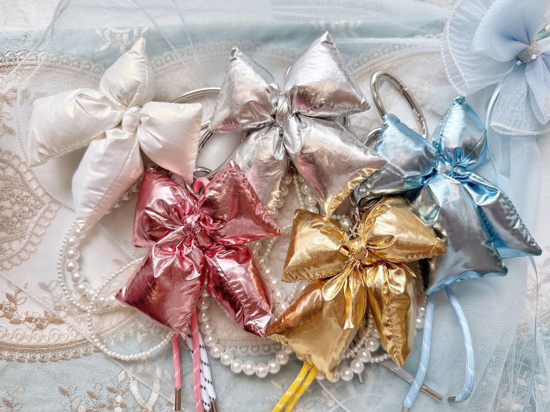 胖嘟嘟蝴蝶結個性金屬系串珠吊墜/手機掛飾 