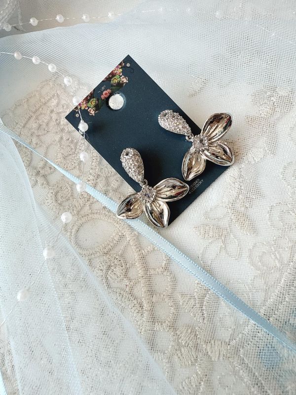 冷金屬鋯石鑲鑽個性耳環 