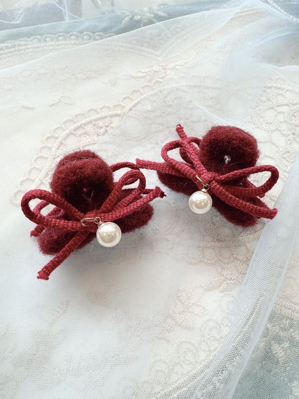 絨毛蝴蝶結點綴小珍珠小抓夾 