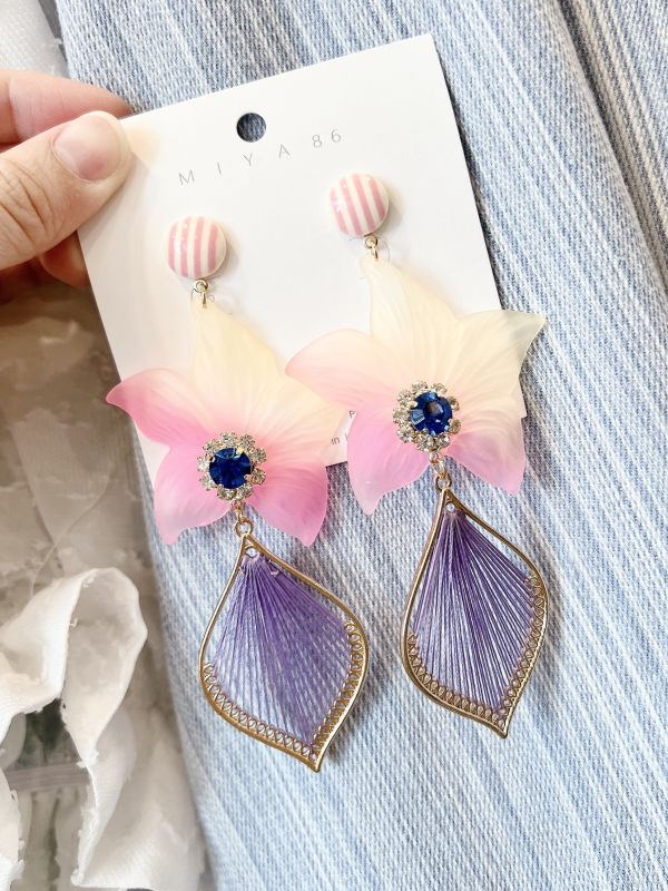 夏日海灘樹酯花造型鋼針大耳環 