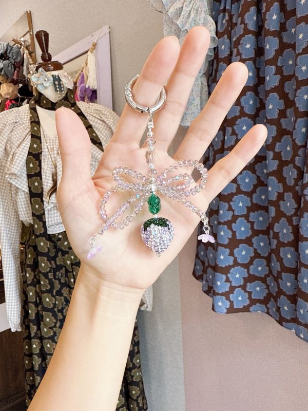 水晶蝴蝶結草莓掛飾/手機吊飾 