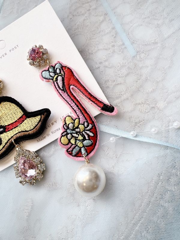 刺繡草帽跟鞋童趣鋼針大耳環 