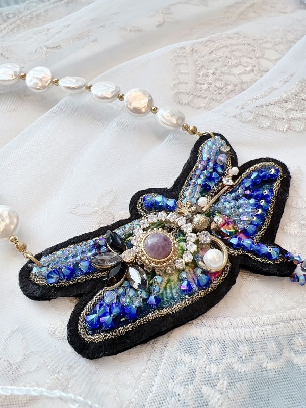 獨家設計寶藍蜻蜓刺繡項鍊 