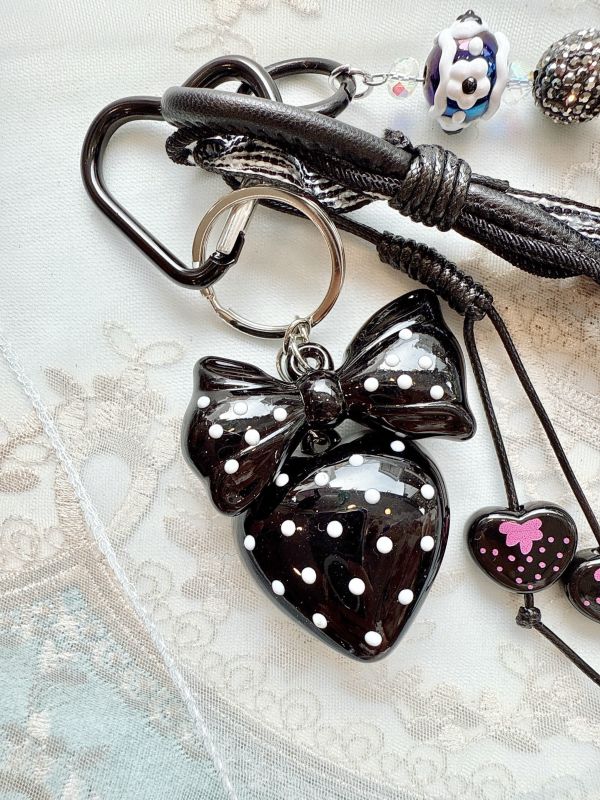 黑色個性羊毛氈蘑菇多層次日系吊飾/掛墜 