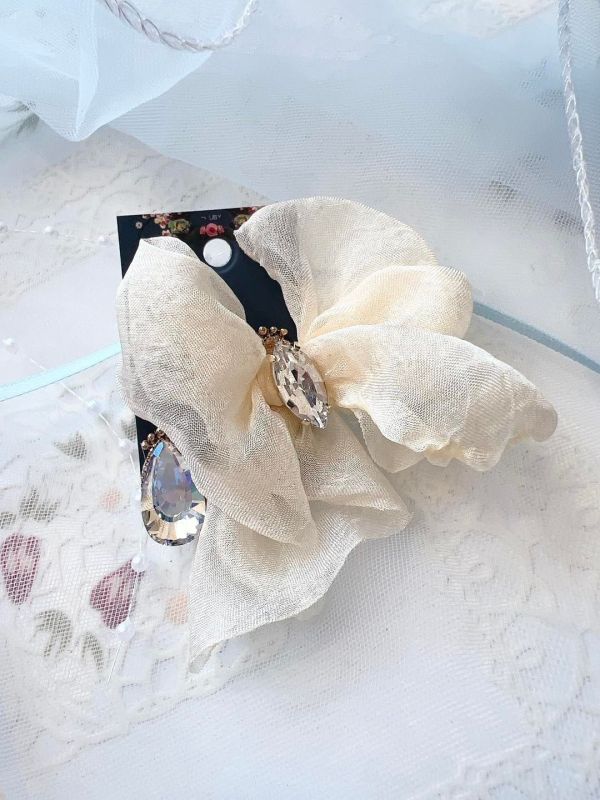 不對稱雪紡蝴蝶結AB水滴鑽銀針耳環 