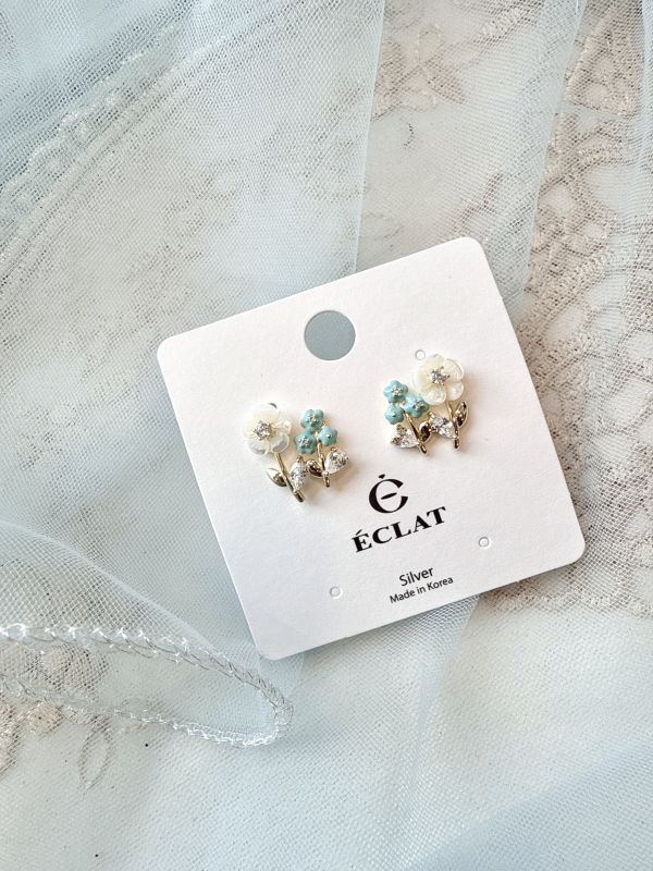 精緻小巧花朵耳環 