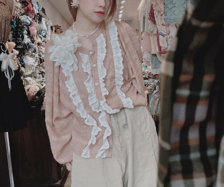 維多利亞蕾絲大寬袖襯衫 