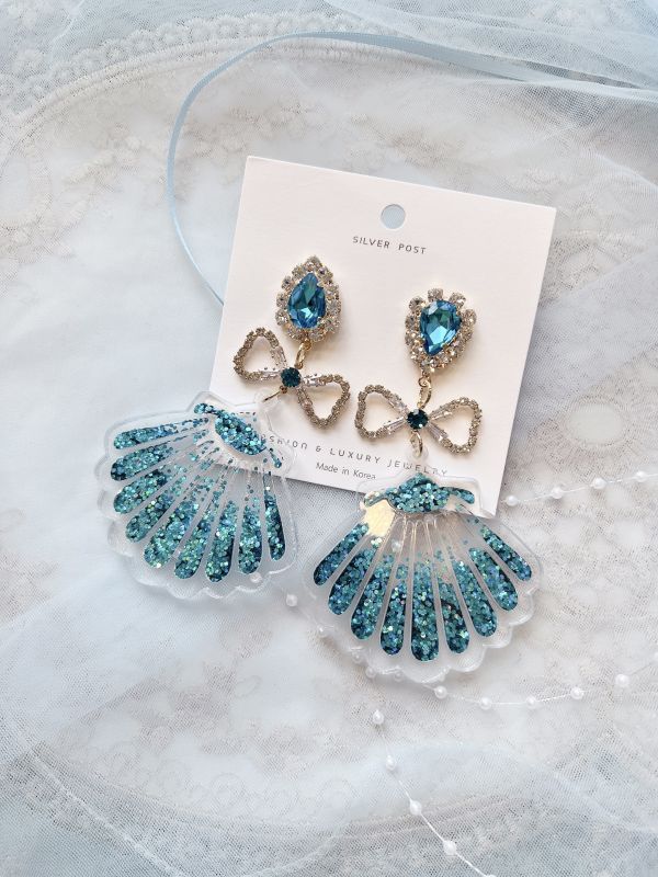 海洋藍壓克力貝殼亮片滿鑽耳環 