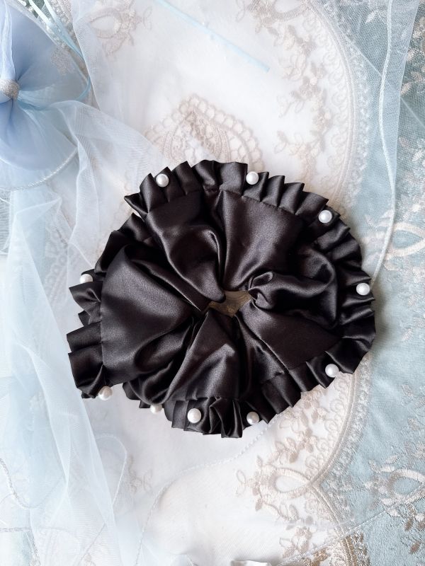 花邊領釘扣珍珠髮束 