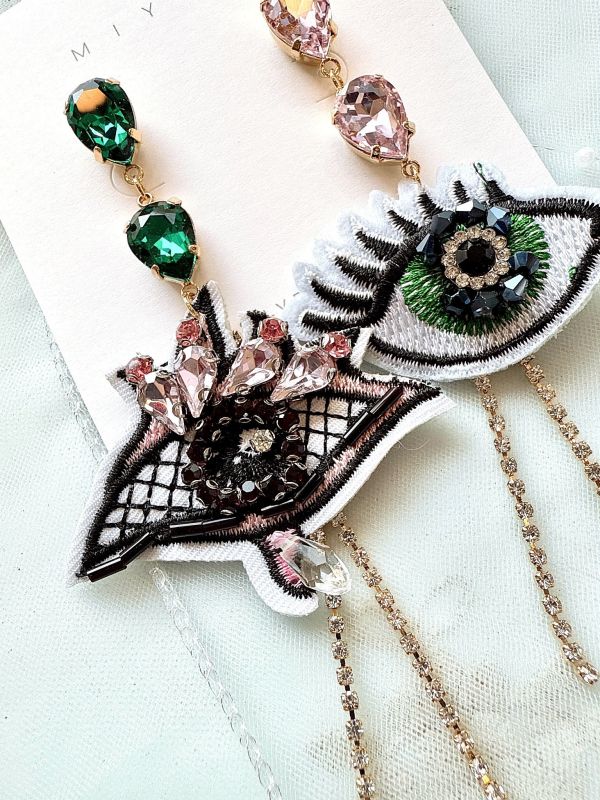 寶石撞色眼睛刺繡不對稱手工耳環 