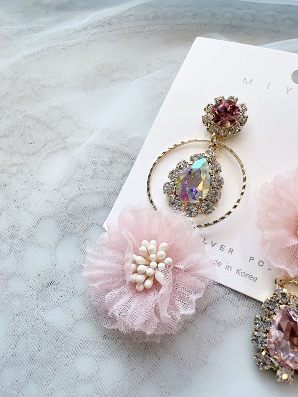 閃鑽雪紡小花不對稱氣質耳環 