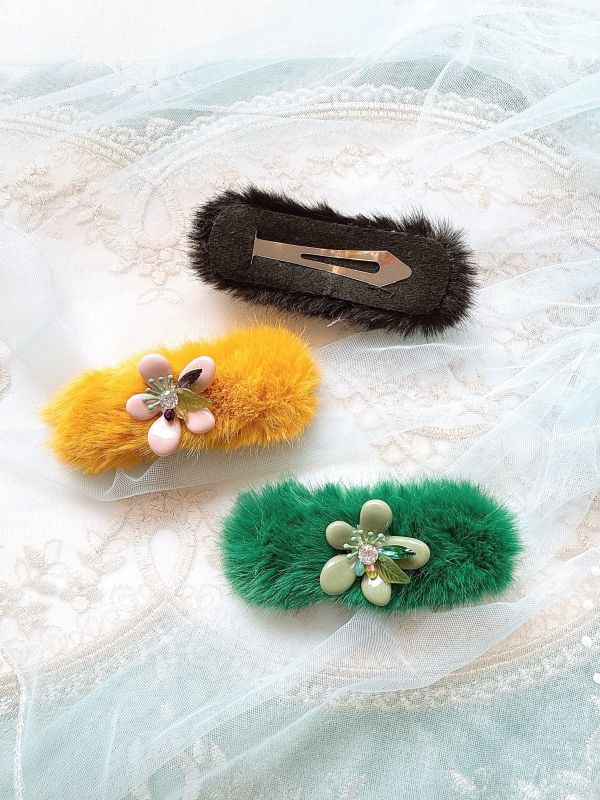 油滴盛開花朵點綴水晶森林系兔毛髮夾 