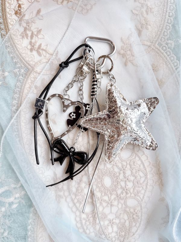 黑色皮革星星個性層次感吊飾/顧墜 