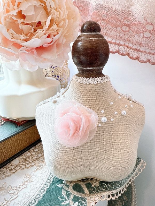 法式珍珠氣質柔感雪紡玫瑰頸鏈 