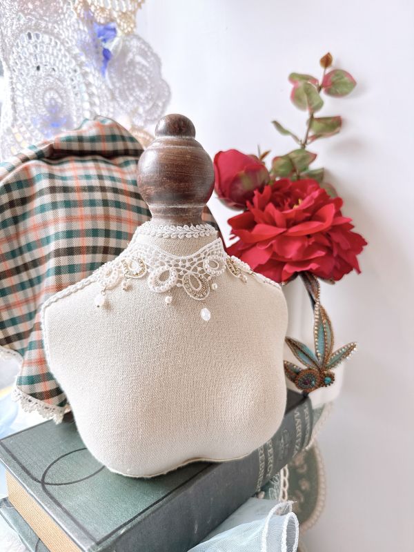 維多莉亞英式奢華不規則蕾絲頸鏈 