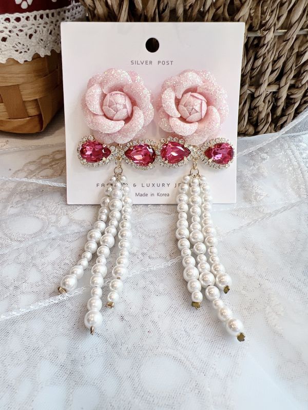 立體玫瑰蝴蝶結亮鑽垂墜珍珠大耳環 