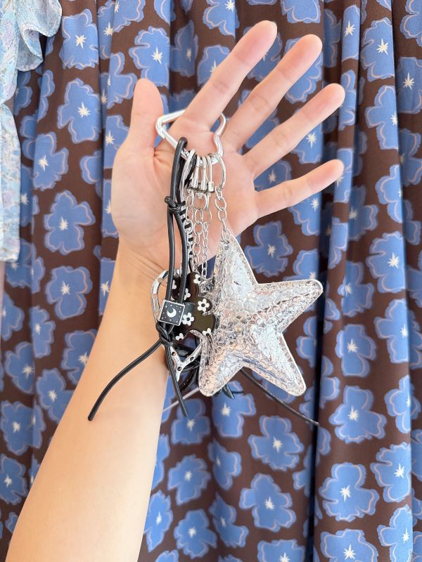 黑色皮革星星個性層次感吊飾/顧墜 