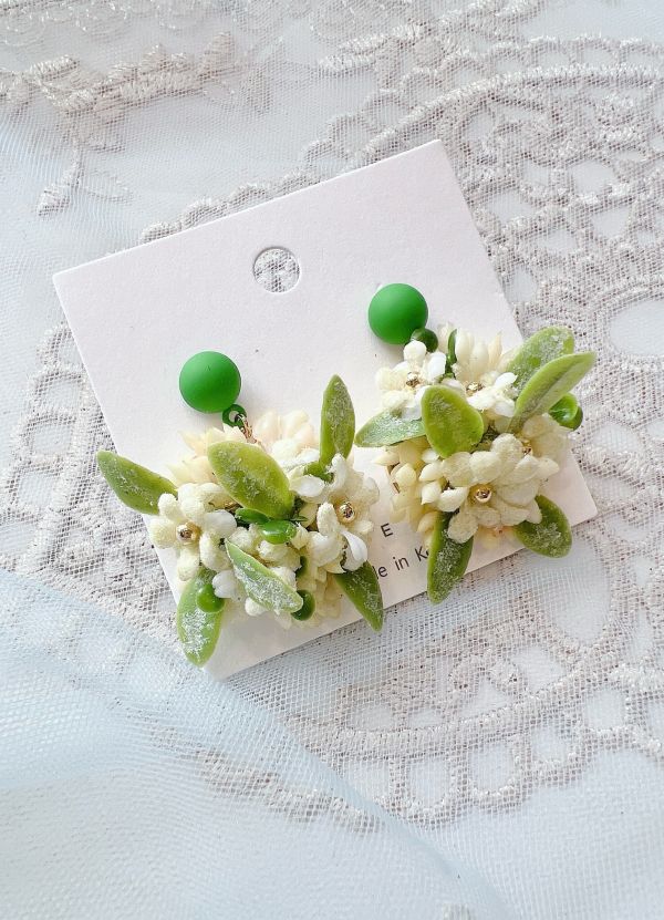 森林系絨毛樹酯小花垂墜鋼針耳環 