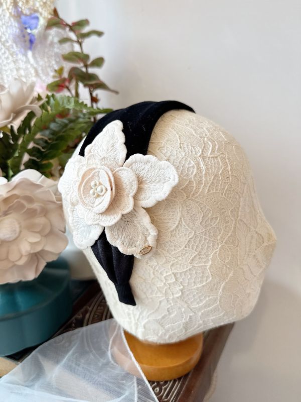 黑白藝術刺繡大花髮箍 