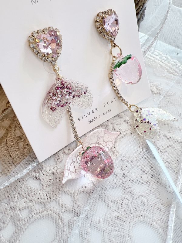 小巧粉色系美人魚尾巴碰撞草莓耳環 