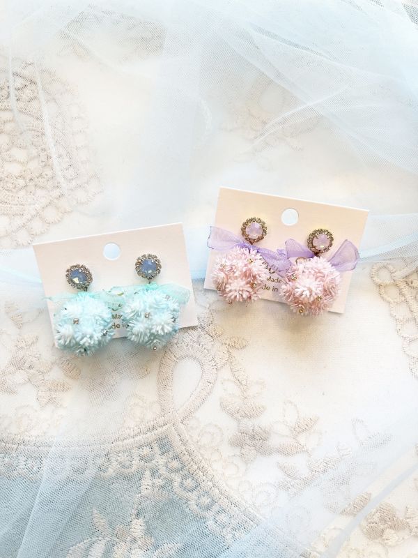 蛋白石花球小巧可愛銀針耳環 