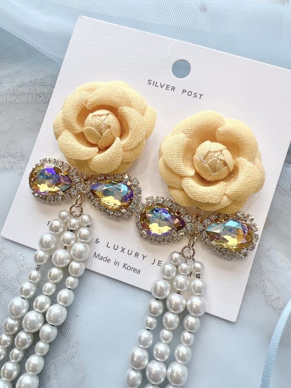 立體玫瑰蝴蝶結亮鑽垂墜珍珠大耳環 