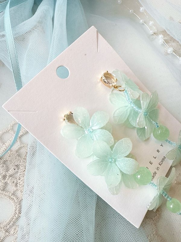 粉嫩柔美垂墜花兒銀針耳環 