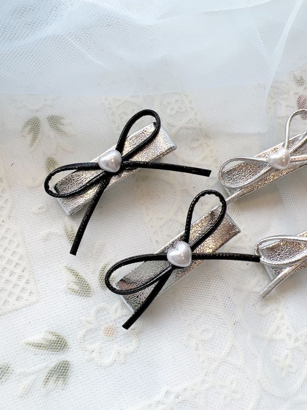 皮革蝴蝶結造型小壓夾（兩個一組） 