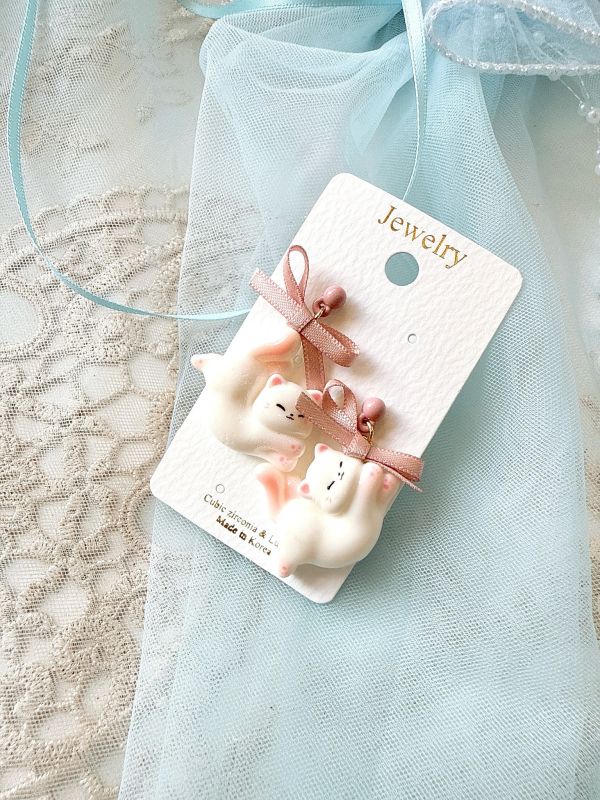 蝴蝶結慵懶貓咪耳環 