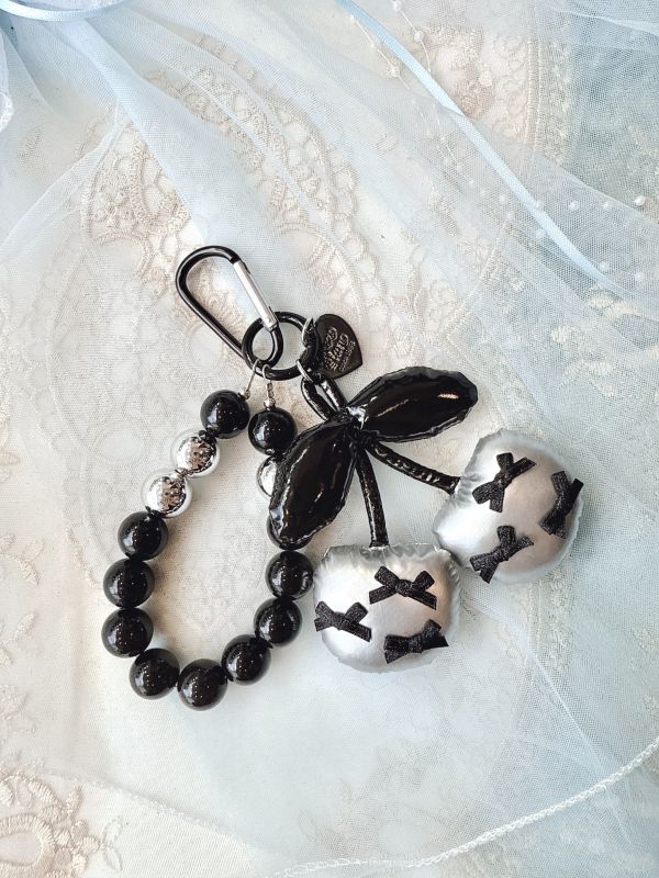 皮革櫻桃串珠吊飾 