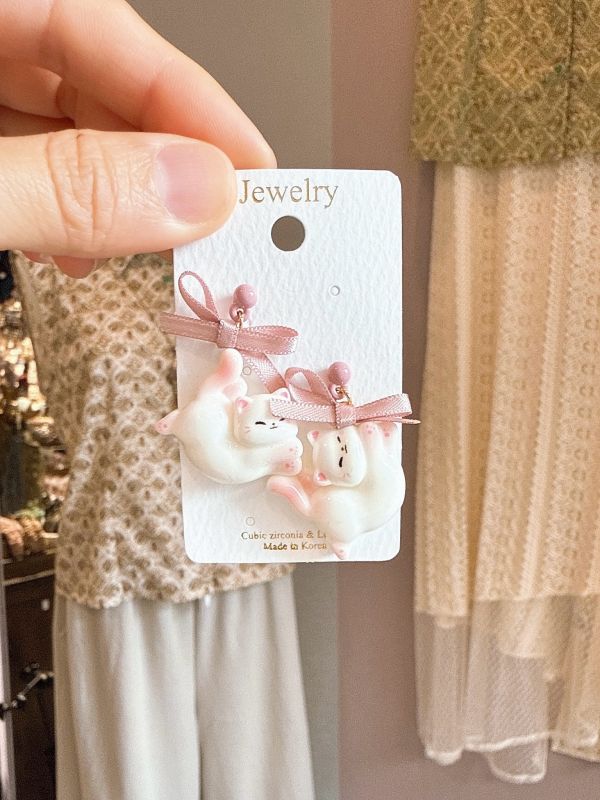 蝴蝶結慵懶貓咪耳環 