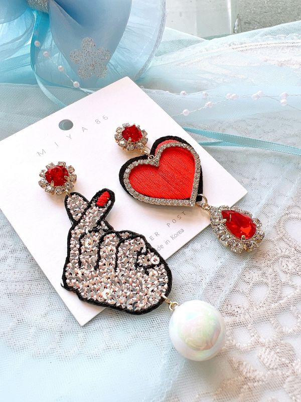 手比愛心亮片刺繡手工設計大耳環 