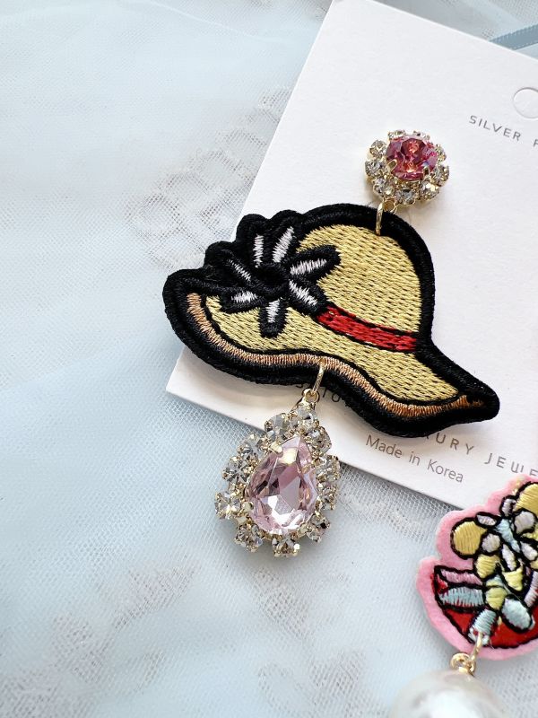 刺繡草帽跟鞋童趣鋼針大耳環 