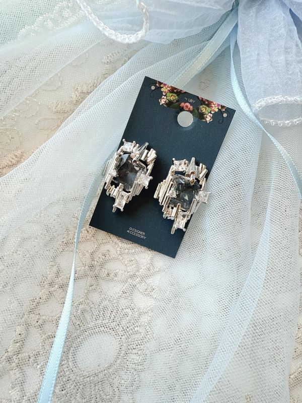 鋯石線條金屬感個性耳環 