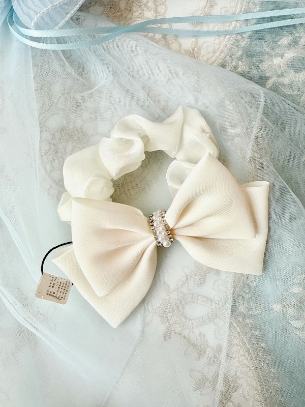 氣質感公主風緞面蝴蝶結大腸圈髮束 