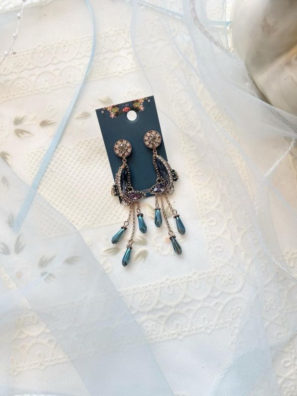 手工設計蝴蝶垂墜水晶氣質耳環 