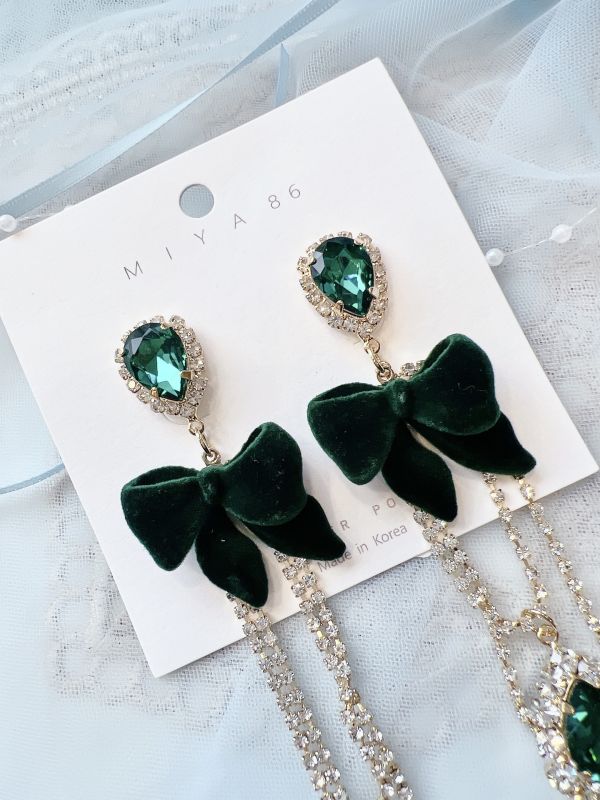 絨面硬板蝴蝶結垂墜水鑽大耳環 