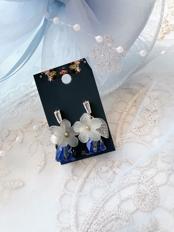 鋯石樹酯鈴鐺造型花朵鋼針耳環 