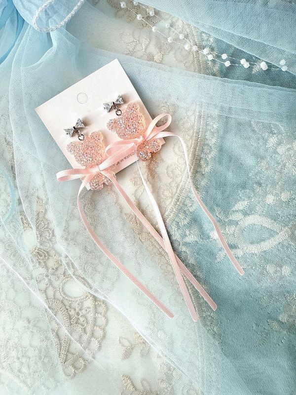 樹酯彩光緞帶小熊手工銀針耳環 