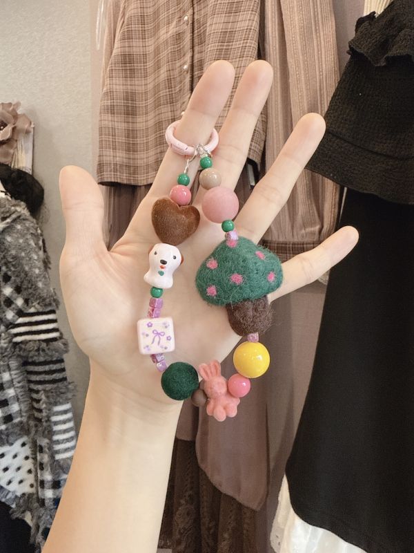 韓國手工羊毛氈/娃娃串出吊墜 