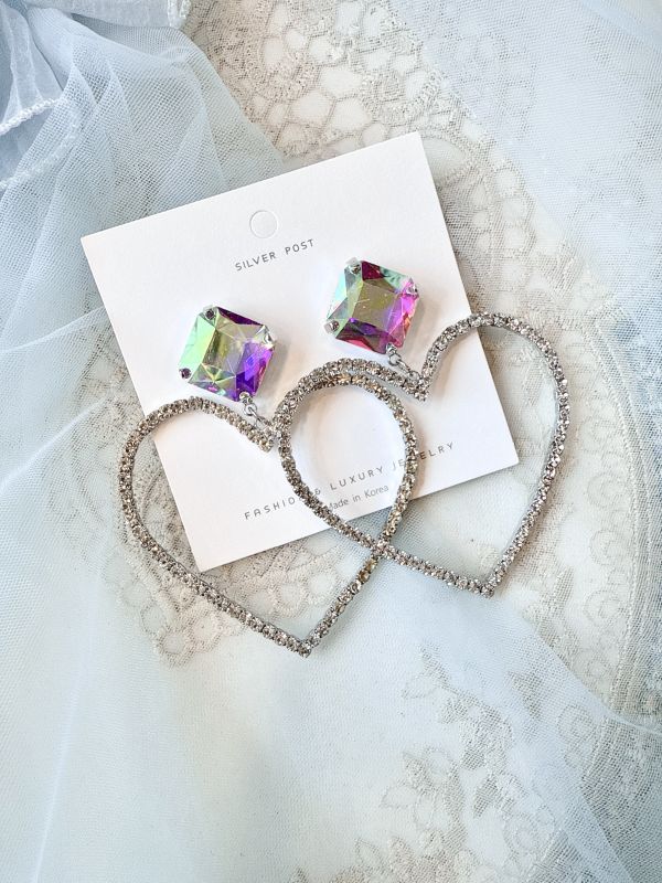 華貴彩鑽俐落愛心大耳環 