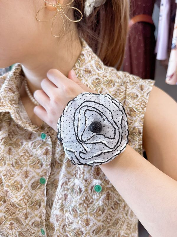 黑白點點蓬蓬花朵髮束 