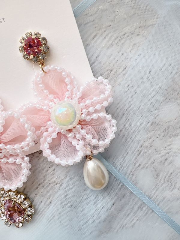 雙層珍珠邊粉色可愛小花鋼針大耳環 