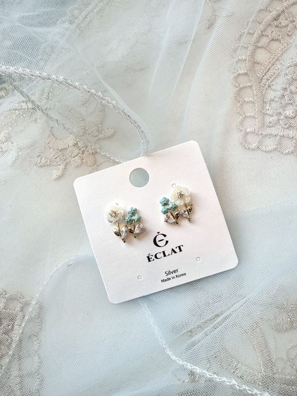 精緻小巧花朵耳環 