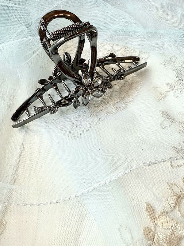鐵灰色金屬雕花水鑽抓夾 