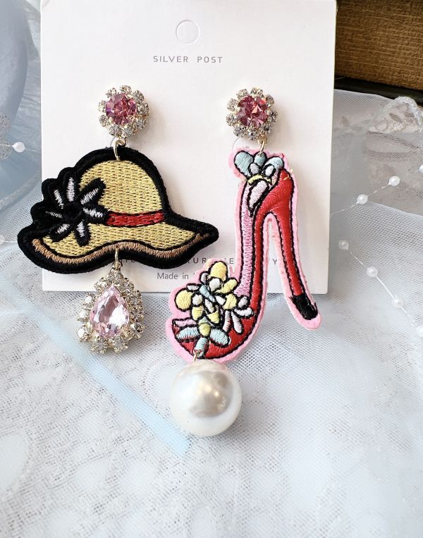 刺繡草帽跟鞋童趣鋼針大耳環 