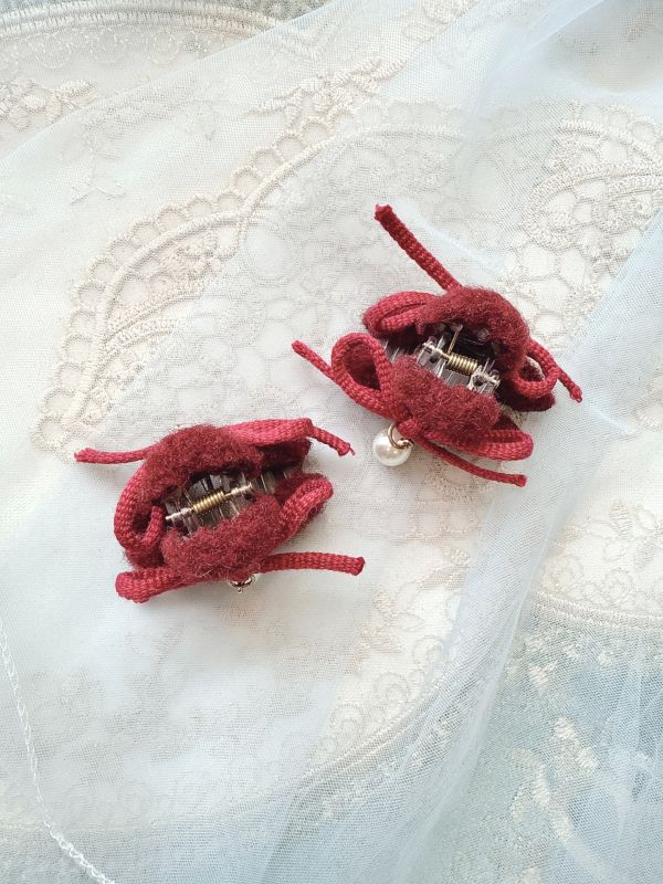 絨毛蝴蝶結點綴小珍珠小抓夾 