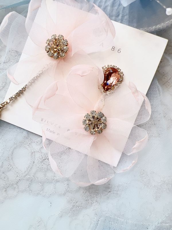 粉色雪紡花不對稱氣質鋼針大耳環 