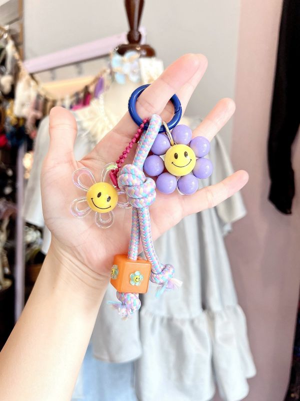 串珠微笑掛繩吊飾 