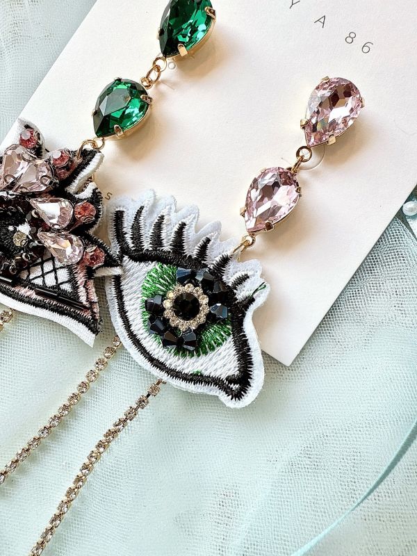 寶石撞色眼睛刺繡不對稱手工耳環 